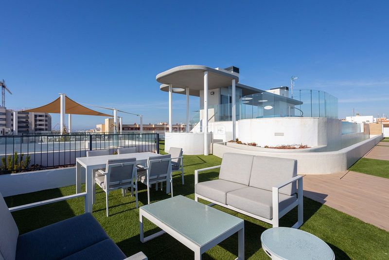Foto 34e4d55f-a2e5-4d28-8781-fded40471b1c. Appartement mit pool in Punta Prima Torrevieja