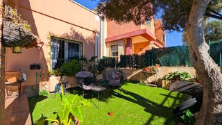Maison jumelée  Calle cecilio gallego alaminos. Adosado en torrevieja zona aguas nuevas de 2 habitaciones con te