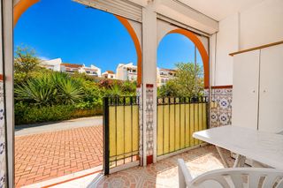 Maison  Calle ramón rubial cavias. Bungalow de 2 dormitorios 1 baño en torrevieja playa de los nauf
