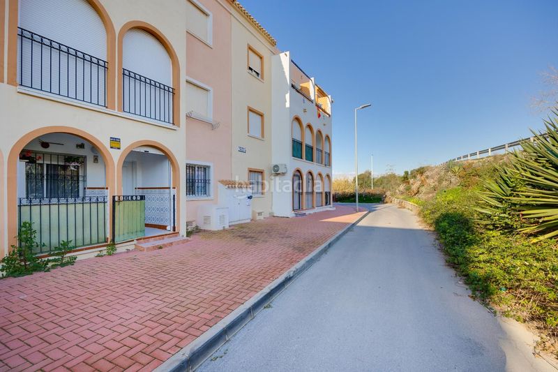 Foto 373c2258-7e12-4943-bfd6-dba63ca101ec. Casa amb piscina a La Veleta Torrevieja
