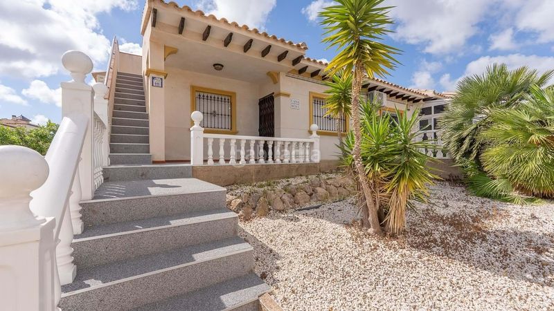 Foto ae3c4403-e3b1-4786-829a-1562af57f4d3. Alquiler casa adosada se alquila adosado de 2 dormitorios 1 baño en villa martin las filipinas costa en Orihuela