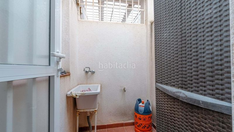 Foto b2c12edd-b343-40cf-ae13-1ae73b1c6e1c. Alquiler casa adosada se alquila adosado de 2 dormitorios 1 baño en villa martin las filipinas costa en Orihuela