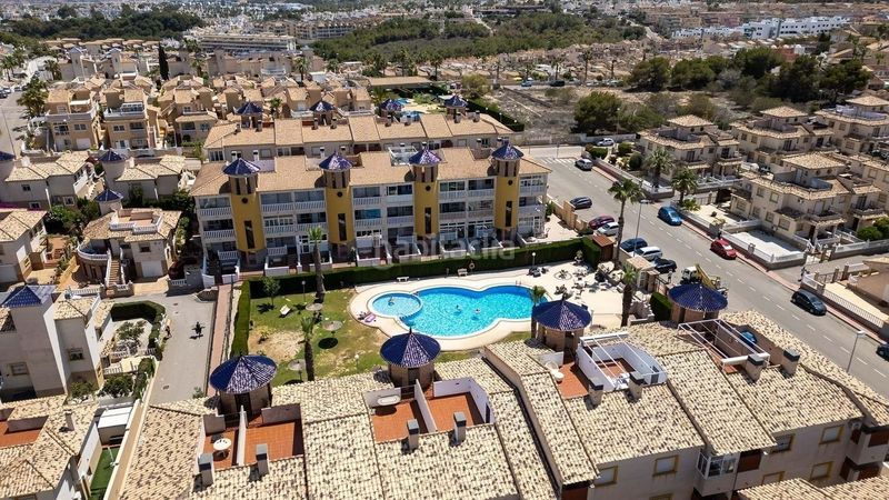 Foto c164f22e-8992-4e9f-b174-7ce63c9521cc. Alquiler casa adosada se alquila adosado de 2 dormitorios 1 baño en villa martin las filipinas costa en Orihuela