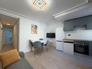 Apartament  Calle calle arquitecto larramendi. Apartamento reformado en playa del cura, torrevieja por 157.900