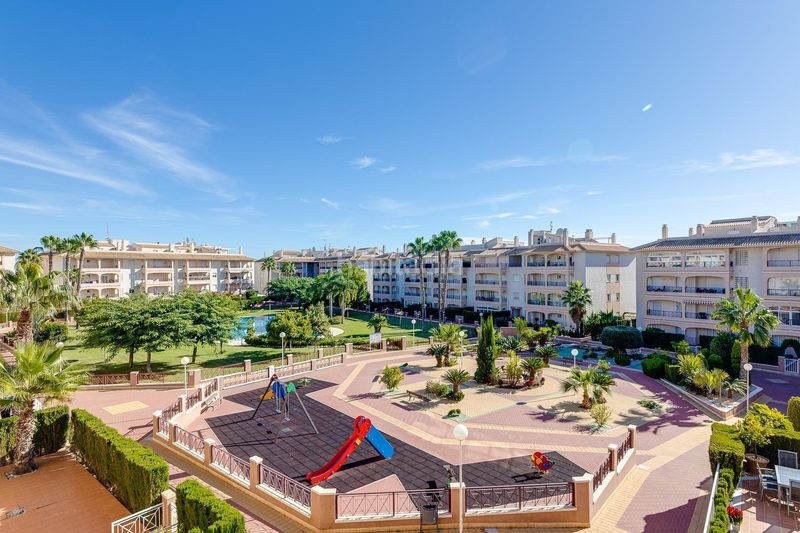 Foto 57bd7a42-a7c9-4f29-8827-5b6a04d1076c. Apartamento  de 2 dormitorios 2 baños con terraza en Playa Flamenca costa urb. laguna golf en Orihuela