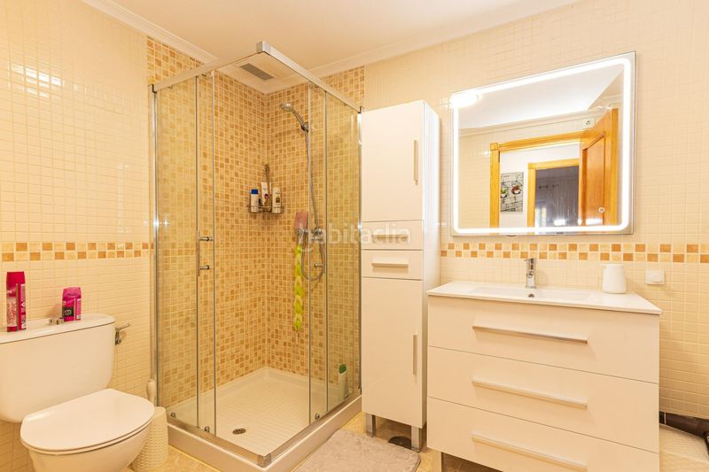 Foto 70fc9cff-8bad-4bad-b257-90a36198f877. Apartamento  de 2 dormitorios 2 baños con terraza en Playa Flamenca costa urb. laguna golf en Orihuela