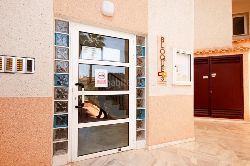 Foto b7da51c9-4ba3-450a-95b1-4e861a84eb87. Apartamento  de 2 dormitorios 2 baños con terraza en Playa Flamenca costa urb. laguna golf en Orihuela