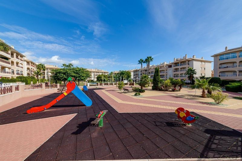 Foto e78964dd-bac8-4a70-a314-f1faf76606d7. Apartamento  de 2 dormitorios 2 baños con terraza en Playa Flamenca costa urb. laguna golf en Orihuela