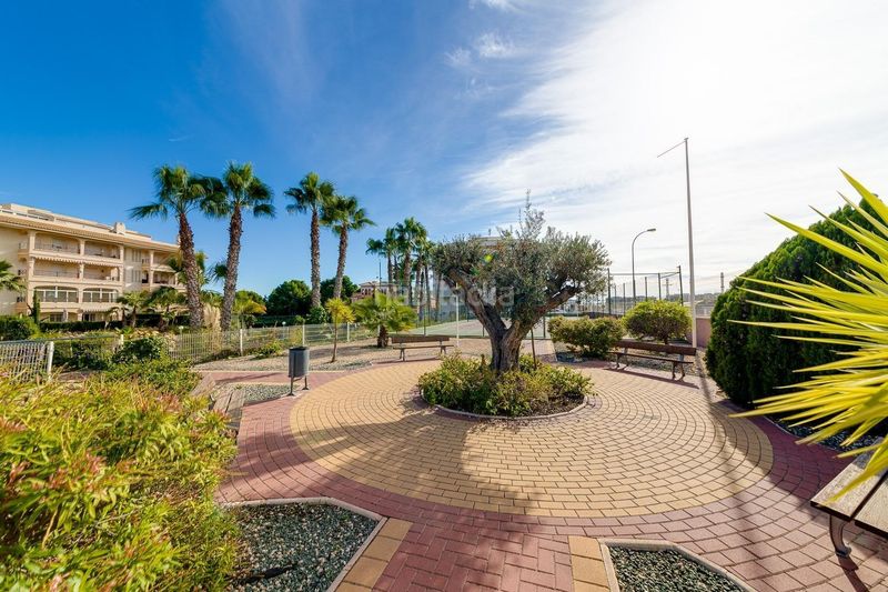 Foto fa189bde-c5e2-4b79-923e-63d88ece5d24. Apartamento  de 2 dormitorios 2 baños con terraza en Playa Flamenca costa urb. laguna golf en Orihuela