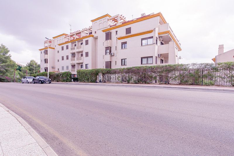 Foto b3658048-0871-4640-883c-3809856e12b8. Appartement in avenida de las ramblas de oleza in Orihuela