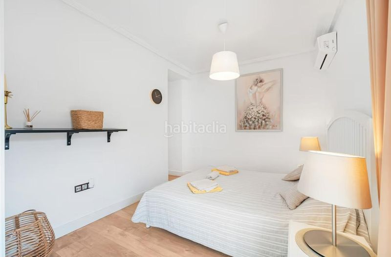 Foto 731cbf4d-92dd-4912-bd0e-570422ac1624. Lloguer apartament a avenida de las habaneras 10 a Torrevieja