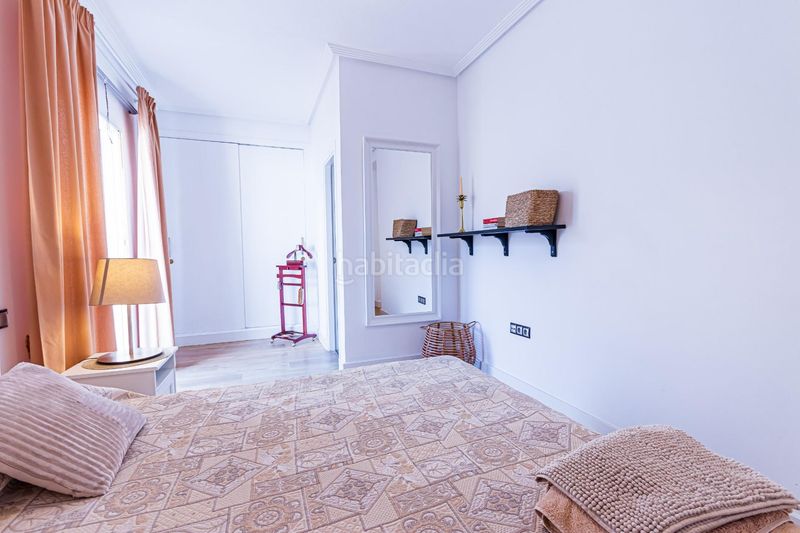 Foto 8b515bb5-f2df-43de-82b9-44701b6493f7. Lloguer apartament a avenida de las habaneras 10 a Torrevieja