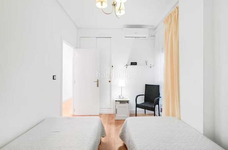 Foto aee46a06-bef1-47c0-b9bf-ec75d1cc436e. Lloguer apartament a avenida de las habaneras 10 a Torrevieja