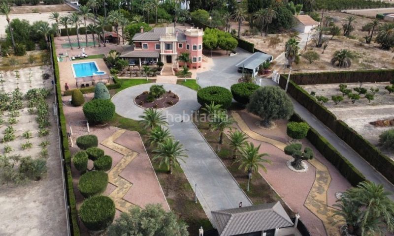 Foto f30afcdf-3245-439c-be72-579b85fc7020. Xalet amb aparcament piscina a Perleta - Maitino Elche / Elx