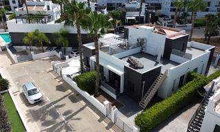 Chalet  Calle  dardanelos. Chalet de 2 dormitorios 2 baños en orihuela costa  alicante