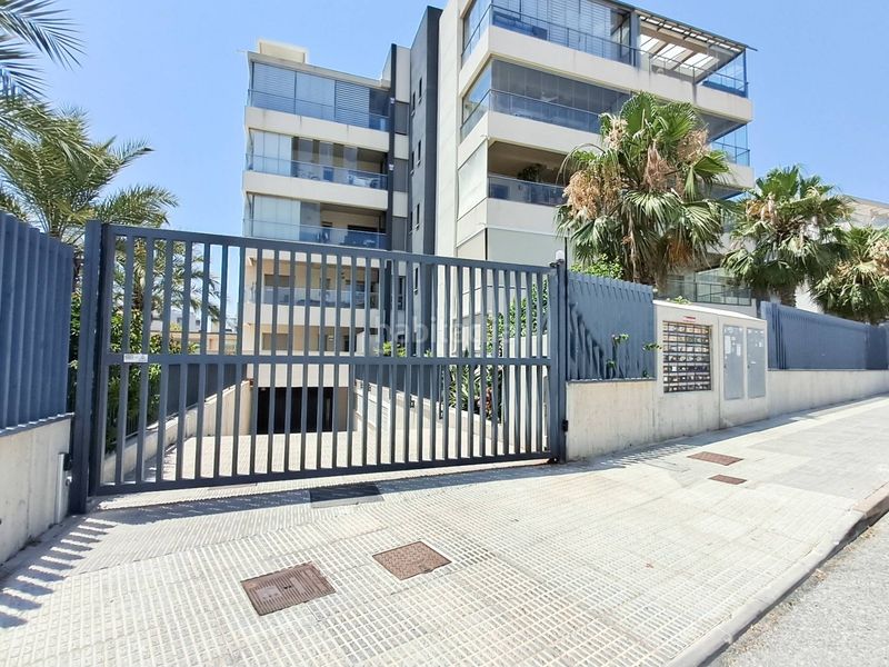 Foto 1420ea38-5f46-4e71-8d1a-b633574e12d1. Erdgeschoss mit parking pool in Villamartín-Las Filipinas Orihuela