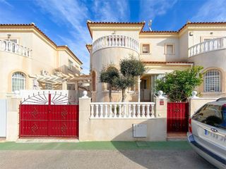 Casa adossada a Calle gotzone mora