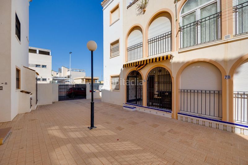 Foto 08672b1e-bc67-4135-9826-5ba45845f4a3. Casa amb piscina a La Veleta Torrevieja