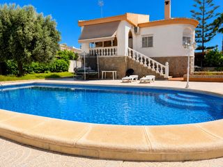 Chalet in Calle  Debussy