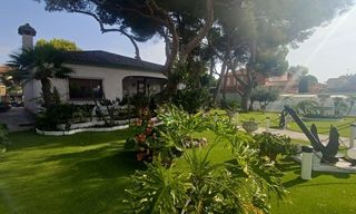 Chalet  Calle  pablo neruda-campoamor. Villa de 3 dormitorios, 3 baños en campo amor  orihuela costa