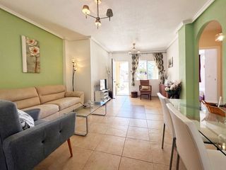 Casa  Avenida jose zorrilla. Bungalow de 2 dormitorios 1 baño en torrevieja aguas nuevas