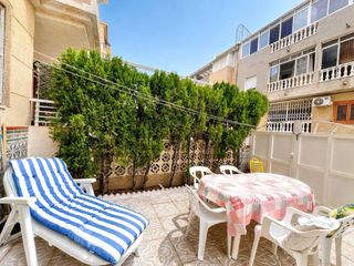 Rez-de-chaussée  Calle manuel galian (manolin). Apartamento de 2 dormitorios  1 baño en torrevieja planta baja c