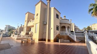 Casa adossada  Calle  peña vieja. Adosado de 3 dormitorios y 2 baños en orihuela costa el galán