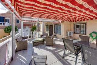 Chalet  Calle pico del águila. Chalet independiente en ciudad quesada con jardin, garaje y pisc