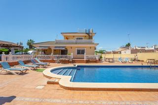Chalet à Centro - Muelle Pesquero. Chalet en los balcones torrevieja alicante