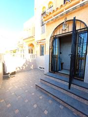 Maison  Avenida de suiza. Duplex de 2 dormitorios 1 baño en la mata torrevieja alicante