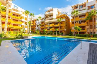 Appartement à Punta Prima. Apartamento en punta prima orihuela costa de 2 dorm. 2 baños. ga