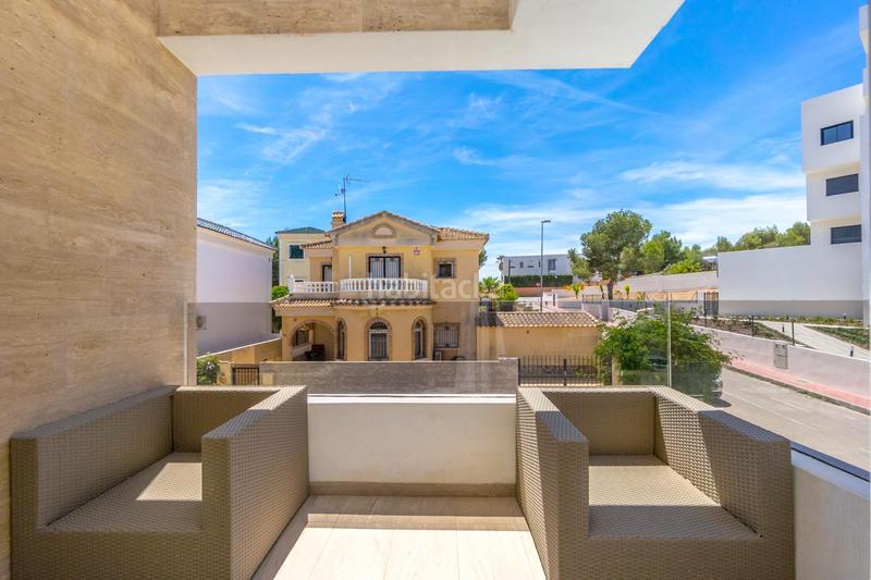 Foto ff126012-663c-4f05-85d8-569a7140b2b2. Chalet with parking in Villamartín-Las Filipinas Orihuela