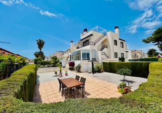 Casa a Calle trufa-los dolses 5. Bungalow en planta baja de 2 dormitorios 2 baños en villa martin