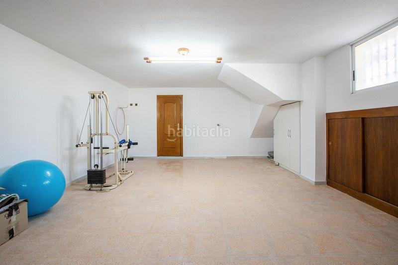 Foto 0e0378e4-d45b-4b6e-8a60-386425ab3e55. Chalet in calle salvador de madariaga in Zona Carrefour - Urbanizaciones Torrevieja