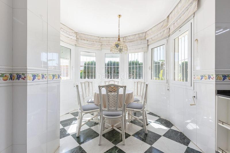 Foto 174af654-9478-4437-97c3-cc73e1d3dce3. Chalet in calle salvador de madariaga in Zona Carrefour - Urbanizaciones Torrevieja