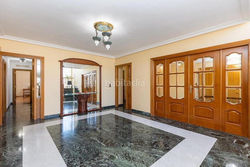 Foto 7cfa3614-bf45-47a3-9775-e81e2e0056a7. Chalet in calle salvador de madariaga in Zona Carrefour - Urbanizaciones Torrevieja