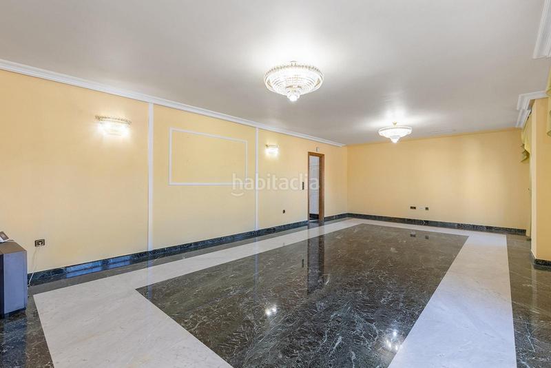 Foto b127cb4a-4339-468f-beca-3e4dd887edcc. Chalet in calle salvador de madariaga in Zona Carrefour - Urbanizaciones Torrevieja