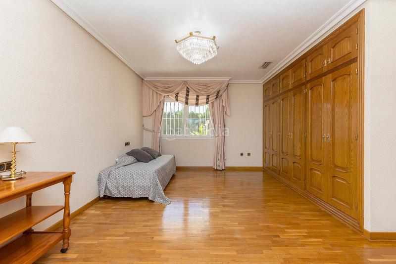 Foto fa66082e-a1f6-4199-8a60-7e20b0708486. Chalet in calle salvador de madariaga in Zona Carrefour - Urbanizaciones Torrevieja