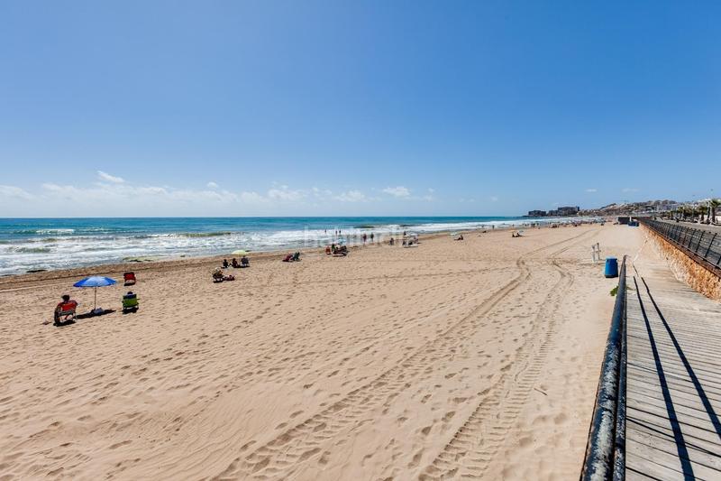 Foto 56af2d53-cfb8-4386-ac7d-ee0829a30aaf. Chalet in calle saavedra fajardo in Campoamor Orihuela