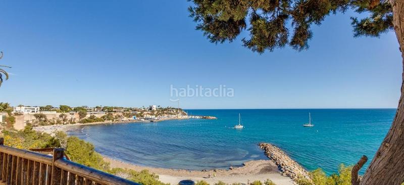 Foto 57fe9d2f-b5d3-44cd-8365-200b7539459b. Chalet in calle saavedra fajardo in Campoamor Orihuela