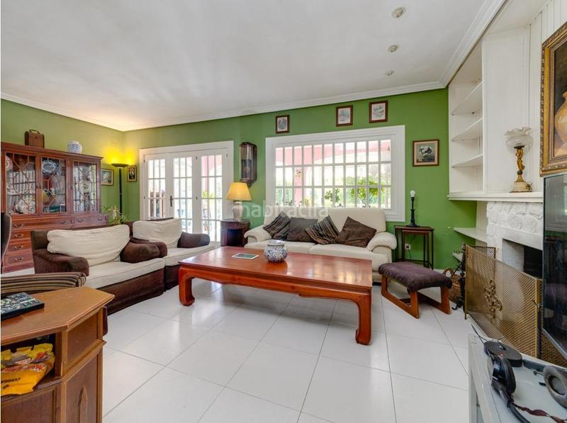 Foto cdfe15ca-69e5-4ee4-bdaf-eab522e64cb5. Chalet in calle saavedra fajardo in Campoamor Orihuela