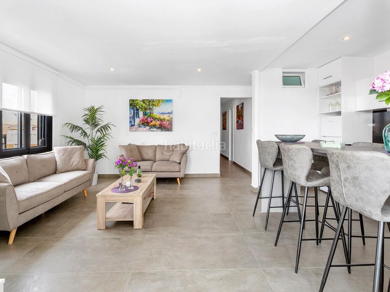 Foto 959bff1f-9486-4d11-bd07-69b093bde655. Apartamento en avenida doctor gregorio marañón apartamento de 3 dormitorios 2 baños con vistas al mar acequion en Torrevieja