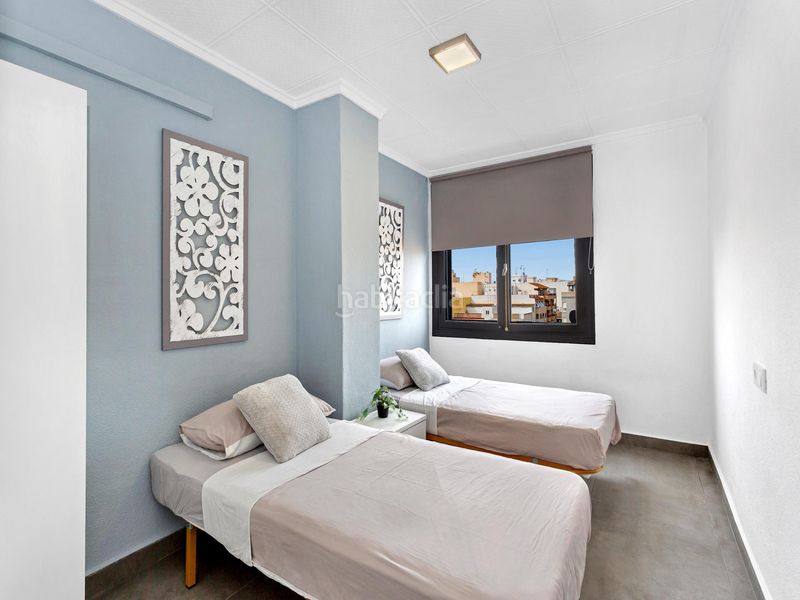 Foto f53a0b35-6a46-467b-be93-d8b255f8e1dd. Apartamento en avenida doctor gregorio marañón apartamento de 3 dormitorios 2 baños con vistas al mar acequion en Torrevieja