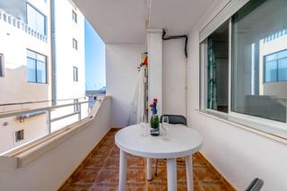 Apartament a Avenida holandeses. Apartamento en la mata de 3 dormitorios 1 baño   torrevieja