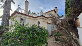 Casa a Calle la sagra. Bungalow de 2 dormitorios 1 baño en los altos  torrevieja  orihu