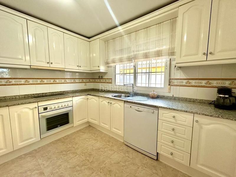 Foto 3ed945e3-6ad2-4be8-8f51-ae3de4b8d526. Xalet a calle caliza a La Regia Orihuela