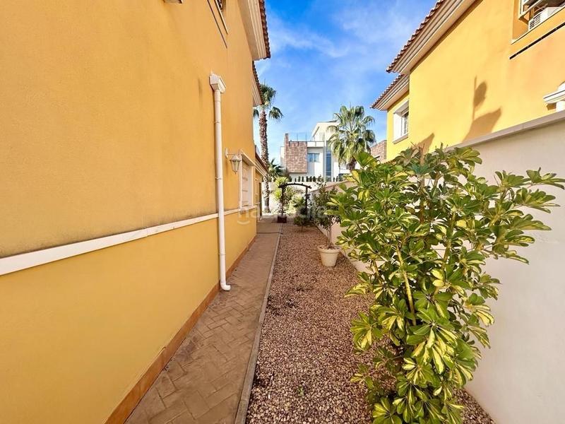 Foto c750428a-aedd-4b30-a245-00c5f2968a7a. Xalet a calle caliza a La Regia Orihuela