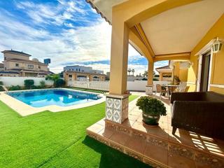 Chalet in Calle caliza. Chalet de 4 dormitorios 2 baños en  orihuela costa  la zenia