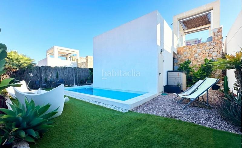 Foto 83083b4c-962c-4ced-88b0-28ee77d96776. Chalet villa con piscina en lomas de cabo roig costa en Orihuela