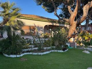 Chalet à Calle de miguel de unamuno- campoamor. Chalet de 3 dormitorios 2 baños en dehesa de campoamor  orihuela